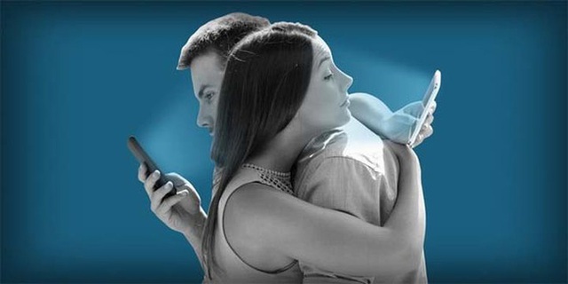 6 thói quen hàng triệu người mắc mỗi ngày là thủ phạm gây teo não - Ảnh 1.