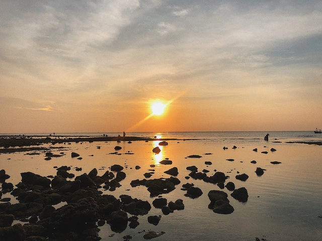 Cẩm nang khám phá Lý Sơn 5 ngày 4 đêm: Đảo tiên giữa biển khơi, đẹp mê hoặc lòng người - Ảnh 10.