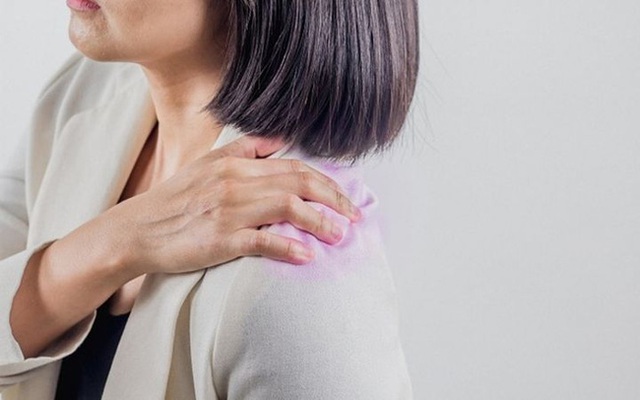 Cơ thể xuất hiện 1 đen, 2 lồi, 3 đau cảnh báo phổi bị tổn thương - Ảnh 3.