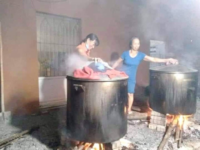 Người dân nhiều tỉnh thành chung tay gói hàng ngàn chiếc bánh chưng, bánh tét cứu trợ khúc ruột miền Trung - Ảnh 16.