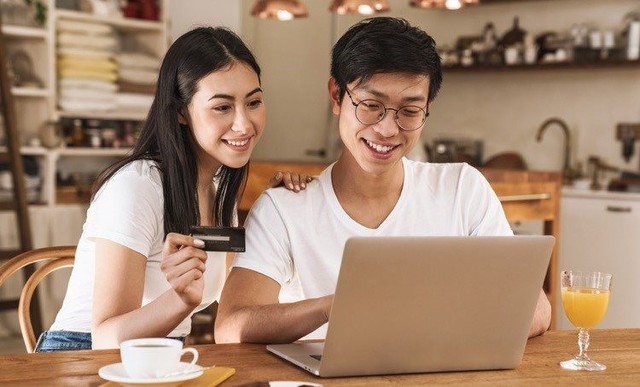 Đang có một loại thẻ tín dụng lãi suất chỉ từ 0%/năm, lại được cấp hạn mức đến hơn nửa tỷ - Ảnh 1.