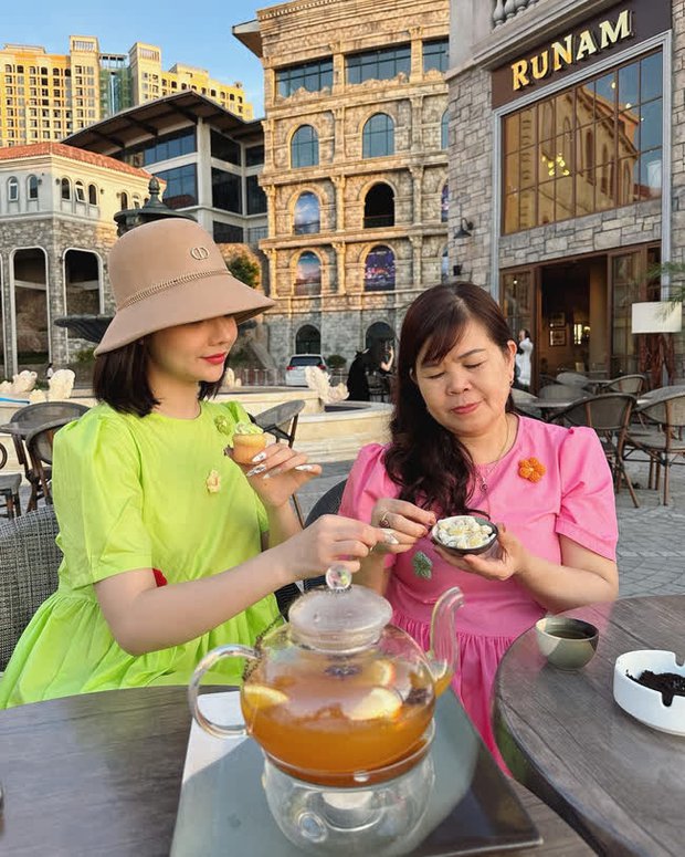 Bố mất sớm, mẹ một mình vất vả nuôi con, đôi vợ chồng báo hiếu mẹ cơ ngơi khang trang, sống tươi vui mỗi ngày - Ảnh 3.
