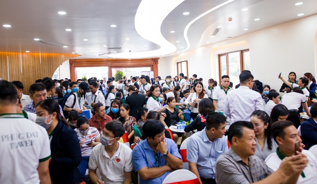 Hàng trăm khách hàng tham quan căn hộ mẫu dự án Phuc Dat Tower - Ảnh 1.