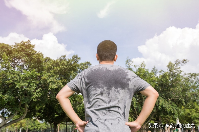Đổ mồ hôi vào mùa hè tốt hay xấu? Có 3 kiểu mồ hôi báo hiệu bệnh tật bạn cần cảnh giác - Ảnh 5.