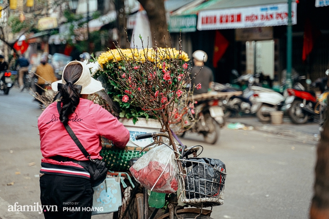 Ngày cuối năm bình yên trong ngõ chợ Thanh Hà - ngôi chợ lâu đời nhất phố cổ được giới nhà giàu chuộng mua vì toàn đồ chất lượng tươi ngon - Ảnh 31.