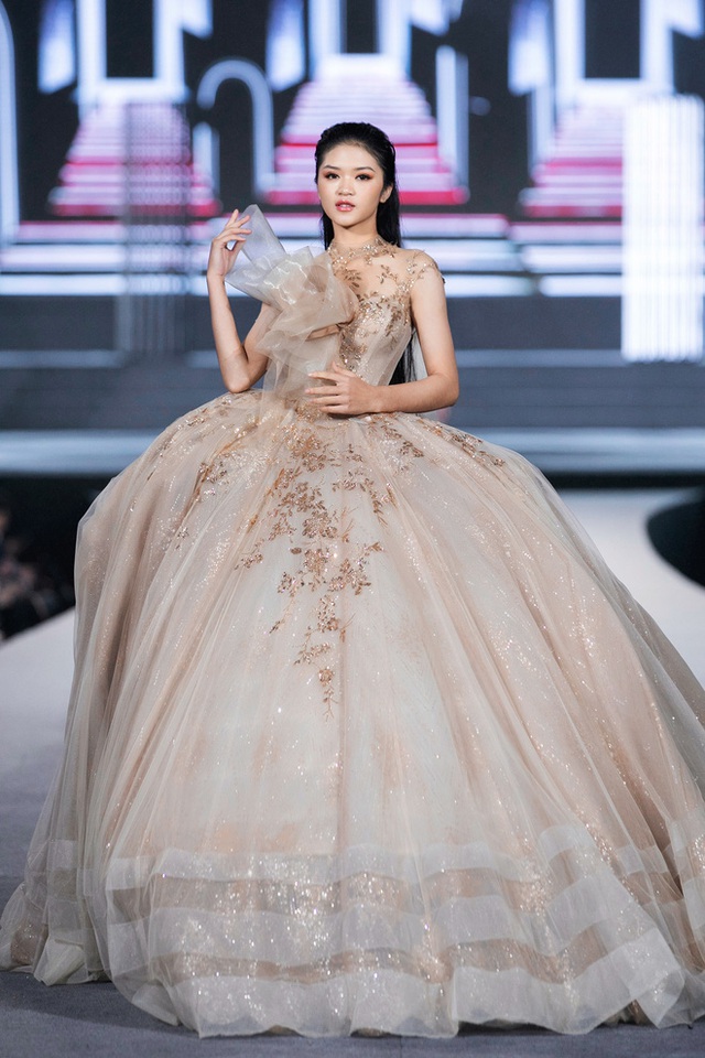 Quân đoàn hoa hậu đọ sắc gắt trong sự kiện Miss World: Lương Thuỳ Linh - Tiểu Vy khoe body nét căng, spotlight là 1 cặp đôi sắp cưới! - Ảnh 14.