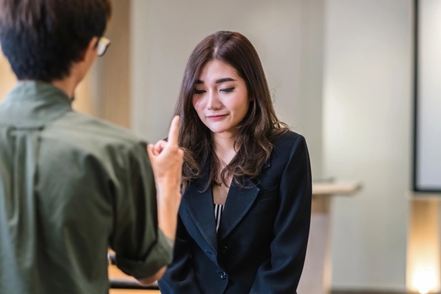 Dân mạng sục sôi chuyện nữ nhân viên bị sếp mắng thậm tệ vì tan sở đúng giờ - Ảnh 1.