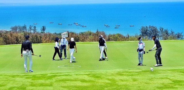 Du khách tấp nập khám phá loạt tiện ích vừa ra mắt tại NovaWorld Phan Thiet - Ảnh 4.