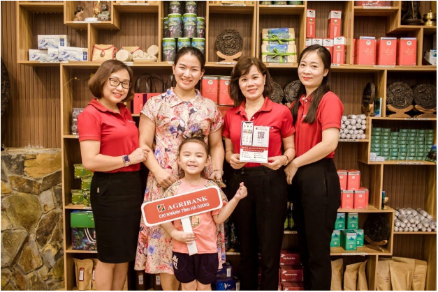 Agribank triển khai phương thức thanh toán không dùng tiền mặt tới tiểu thương - Ảnh 3.