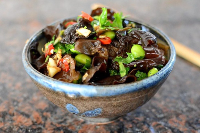 Cô gái 28 tuổi mắc ung thư vì ăn rau để qua đêm: Cảnh báo 4 loại rau củ càng để lâu càng độc, tốt nhất nên vứt bỏ - Ảnh 4.