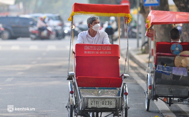 Hồi ức của người đạp xích lô về những ngày Tết chưa có dịch Covid-19: Người dân đi chơi kín hồ Gươm, chở không kịp khách - Ảnh 4.