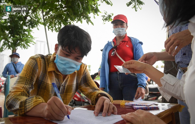  Nam sinh viên nghèo sáng quét rác chiều đi học, bị Công ty Minh Quân nợ 2 tháng lương, phải sống nhờ bà ngoại - Ảnh 2.