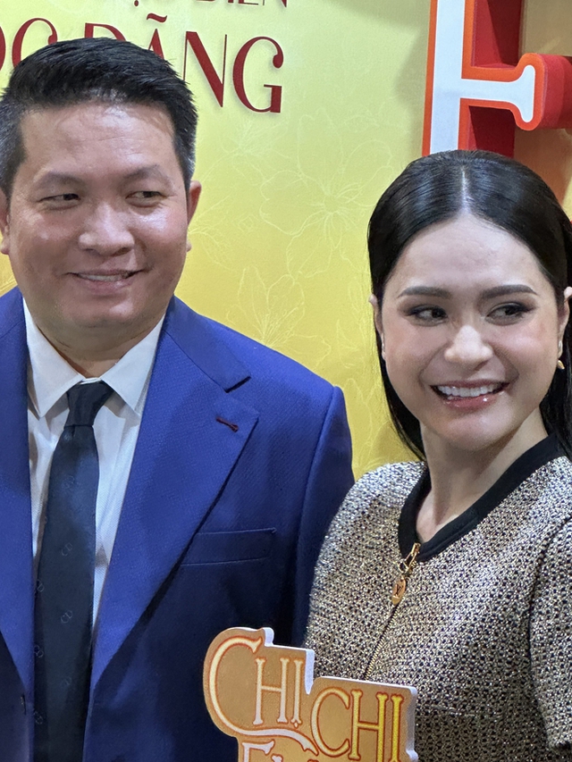Đoàn Di Băng cùng chồng đại gia tiếp tục lộ loạt ảnh camera thường, có khác so với những lần trước? - Ảnh 1.