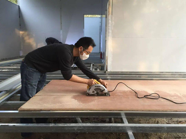 Đôi vợ chồng mới cưới sống ẩn dật trên núi, xây nhà rộng 300m2: Cuộc sống không xã giao, thật tuyệt! - Ảnh 6.