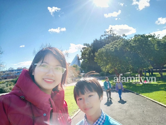 Dạy con dùng tiền LÌ XÌ thế nào cho đúng? Câu trả lời không ngờ từ bà mẹ ở Hà Nội nhận cơn bão like từ các bậc phụ huynh - Ảnh 1.