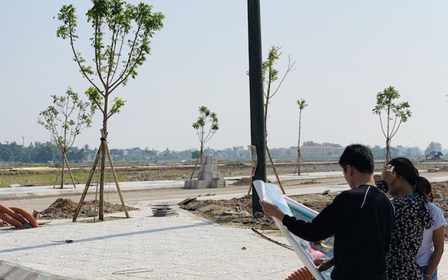 Nghịch lý trên thị trường bất động sản: Lãi gấp 2 nhà đầu tư vẫn không bán, môi giới lo lắng - Ảnh 2.