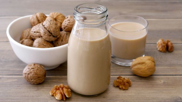 Không phải buổi sáng, đây mới là thời điểm uống sữa tốt nhất được chuyên gia khuyến cáo để có thể nhận được lượng canxi gấp bội - Ảnh 1.