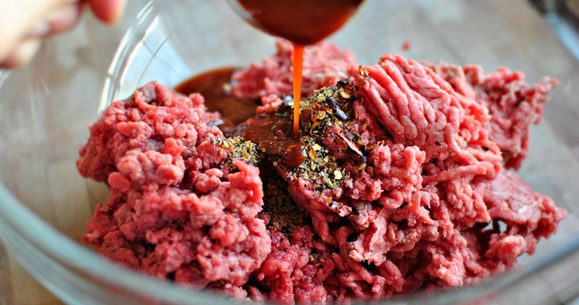 6 món dễ bị ôi thiu và dễ gây ngộ độc bậc nhất trong mùa hè: Các gia đình ăn mỗi ngày nhưng chưa biết cách bảo quản đúng - Ảnh 1.