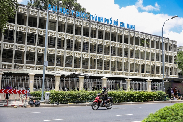 Khám phá trường đại học 75 tuổi, đào tạo hơn 10.000 bác sĩ mỗi năm - Ảnh 1.