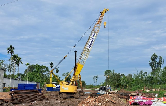 Dự án cao tốc Cần Thơ - Cà Mau: Chậm vì 'đói cát' - Ảnh 1.