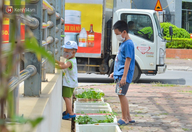 Cuộc sống của nữ cử nhân Triết học làm công nhân dọn rác nuôi con tự kỷ: Lúc mới đi làm, những đứa con hay chê mẹ hôi lắm - Ảnh 11.