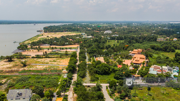 Toàn cảnh Nhà thờ Tổ 100 tỷ của NS Hoài Linh: Trải dài 7000m2, nội thất hoành tráng sơn son thếp vàng, nuôi động vật quý hiếm - Ảnh 1.