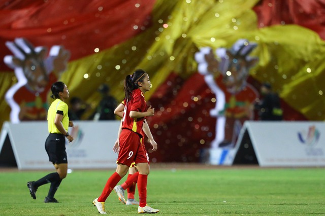 Đội trưởng Việt Nam tạo cú nổ, đè bẹp Thái Lan đem về hat-trick vàng ở SEA Games - Ảnh 5.