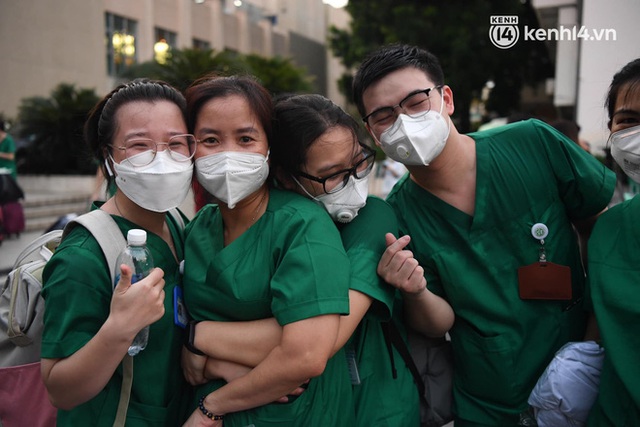 Một năm “đi ra biển lớn” với 10 đại diện nổi bật nhất 2021: HCV Olympic quốc tế, cô giáo toàn cầu, sinh viên cũng xuất sắc toàn cầu nốt! - Ảnh 11.