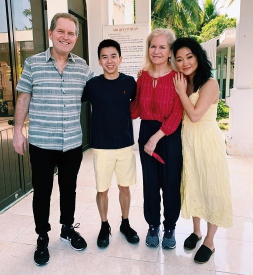 Ngày ấy - Bây giờ của 2 đứa trẻ gốc Việt được nhận nuôi: Người là ngôi sao Hollywood, người trở thành Phó Thủ tướng trẻ nhất của nước Đức - Ảnh 2.
