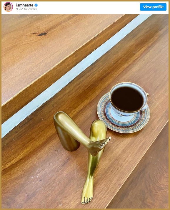 Bóc giá gốm sứ hàng hiệu của các thánh nữ chịu chơi: Bình trà sương sương 16 triệu, đến cái thìa đi kèm cũng 11 triệu - Ảnh 40.
