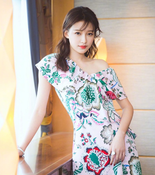 Tử vi Dậu, Tuất, Hợi nửa cuối tháng 2 âm: Vận đào hoa nở rộ, cần đề phòng tiểu nhân - Ảnh 2.