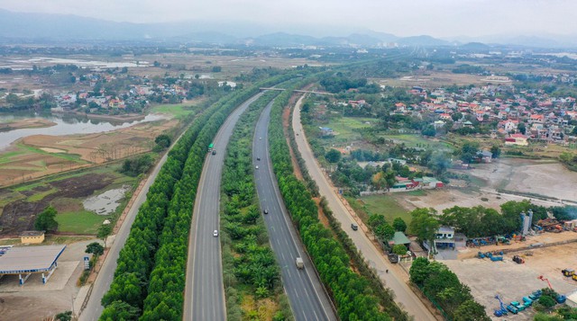 [Photo Essay] Cận cảnh loạt dự án lớn bậc nhất khu vực Xuân Mai - Hoà Lạc - Ảnh 1.