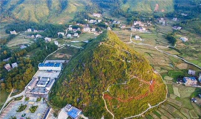  Đệ nhất làng phong thuỷ Trung Quốc: Đào tạo ra vô số kỳ tài, người dân làm nghề xem phong thuỷ có thu nhập khủng bất ngờ - Ảnh 10.