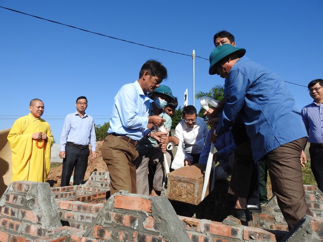 Huyện Mê Linh di dời nhiều phần mộ phục vụ giải phóng mặt bằng đường Vành đai 4 - Ảnh 2.