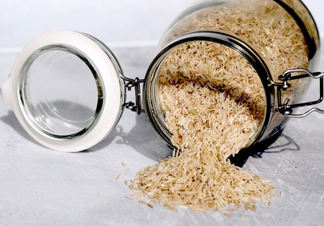  Đây là lý do khiến các chuyên gia khuyến khích mọi người sử dụng gạo lứt thay cho gạo trắng - Ảnh 2.