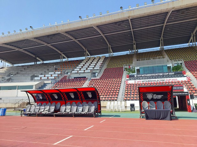  Cận cảnh SVĐ Thammasat: Có thật sân của trận chung kết lượt về AFF Cup 2022 tốt hơn Mỹ Đình? - Ảnh 9.