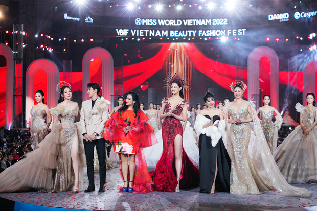 Quân đoàn hoa hậu đọ sắc gắt trong sự kiện Miss World: Lương Thuỳ Linh - Tiểu Vy khoe body nét căng, spotlight là 1 cặp đôi sắp cưới! - Ảnh 10.