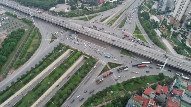 Vì sao nhà giàu Hà Nội dồn tiền vào khu vực phía Tây cuối năm? - Ảnh 1.