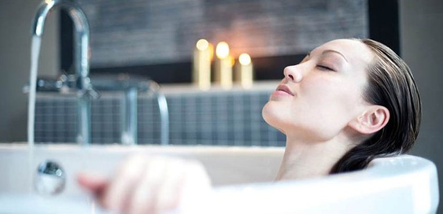 Dù bẩn cũng tuyệt đối đừng tắm gội vào 5 thời điểm độc này vì sẽ khiến sức khỏe lâm nguy, thậm chí đột quỵ rất nhanh - Ảnh 3.