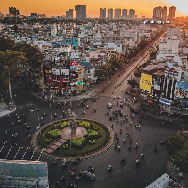 Không tin vào mắt mình trước bộ ảnh chụp Sài Gòn từ trên cao đang “gây bão” MXH: Xem hình, bạn đoán được đúng tên bao nhiêu địa điểm? - Ảnh 23.