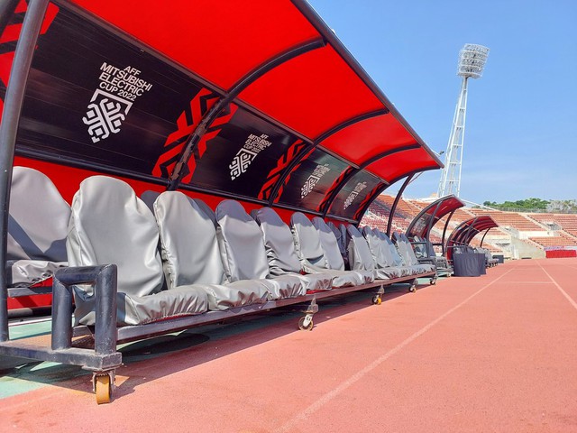  Cận cảnh SVĐ Thammasat: Có thật sân của trận chung kết lượt về AFF Cup 2022 tốt hơn Mỹ Đình? - Ảnh 8.