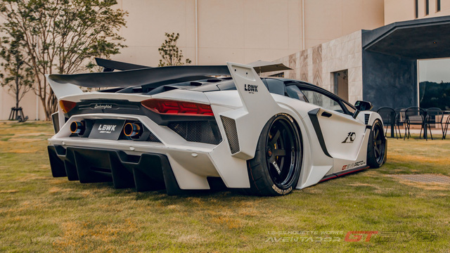 Lamborghini Aventador Liberty Walk đắt nhất thế giới: Gói độ ngang tiền siêu xe thể hiện độ chơi hết nấc của đại gia - Ảnh 5.