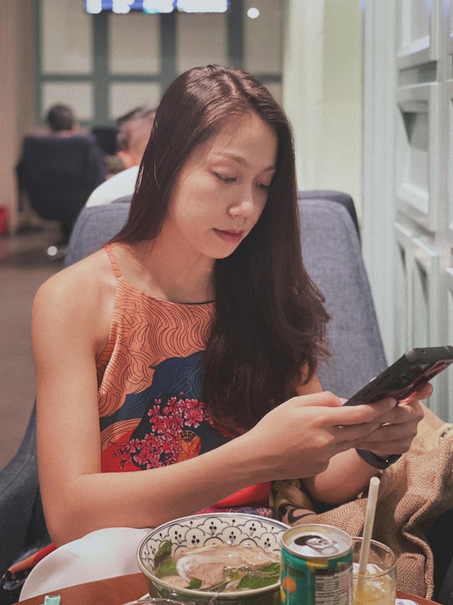Vụ bé gái 8 tuổi ở TP.HCM: Đủ cơ sở để khởi tố mẹ kế tội giết người, bố bé xóa dữ liệu camera được coi là đồng phạm? - Ảnh 1.