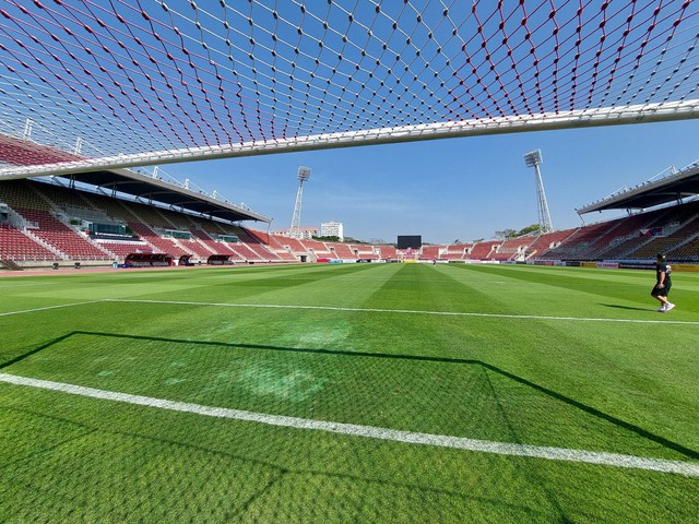  Cận cảnh SVĐ Thammasat: Có thật sân của trận chung kết lượt về AFF Cup 2022 tốt hơn Mỹ Đình? - Ảnh 7.