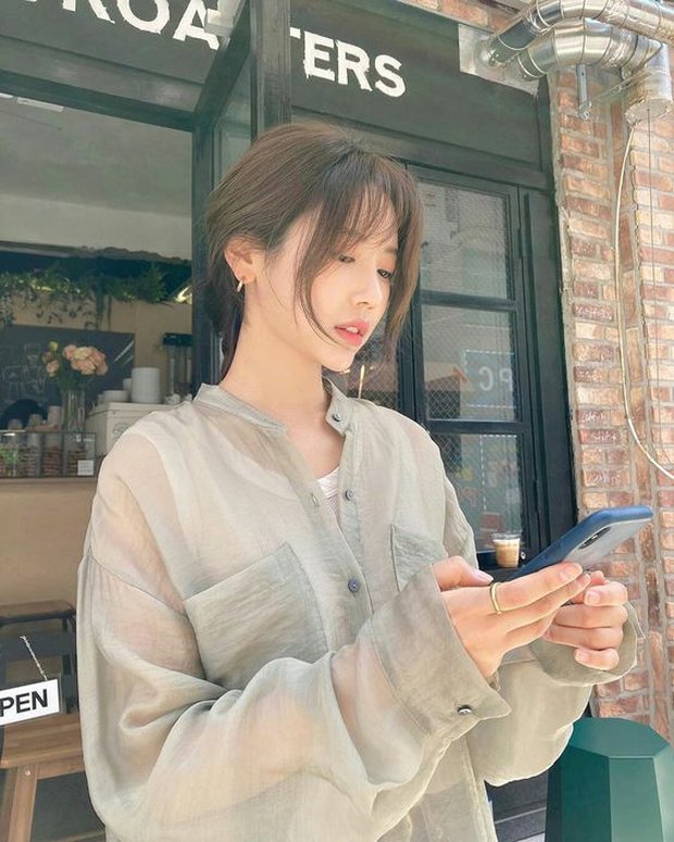  Bọn trẻ không sao, nhưng chúng lo lắng: Gen Z đang làm việc chăm chỉ và tiết kiệm nhiều hơn bất kỳ thế hệ nào khác - Ảnh 1.