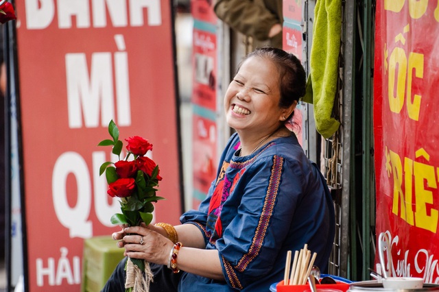 Hé lộ “nhân vật” được Ecopark tỏ tình bằng 99.999 bông hoa hồng trong Valentine? - Ảnh 10.