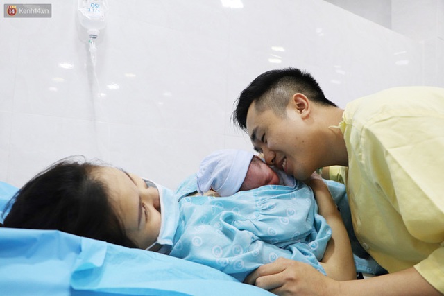 Chùm ảnh: Những thiên thần nhỏ chào đời trong thời khắc đầu tiên của năm mới 2021 - Ảnh 9.