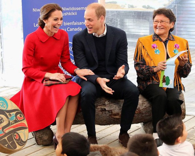 Kỷ niệm 10 năm ngày cưới của vợ chồng William - Kate, nhìn lại loạt khoảnh khắc tình bể bình chứng minh họ là một nửa hoàn hảo dành cho nhau - Ảnh 15.