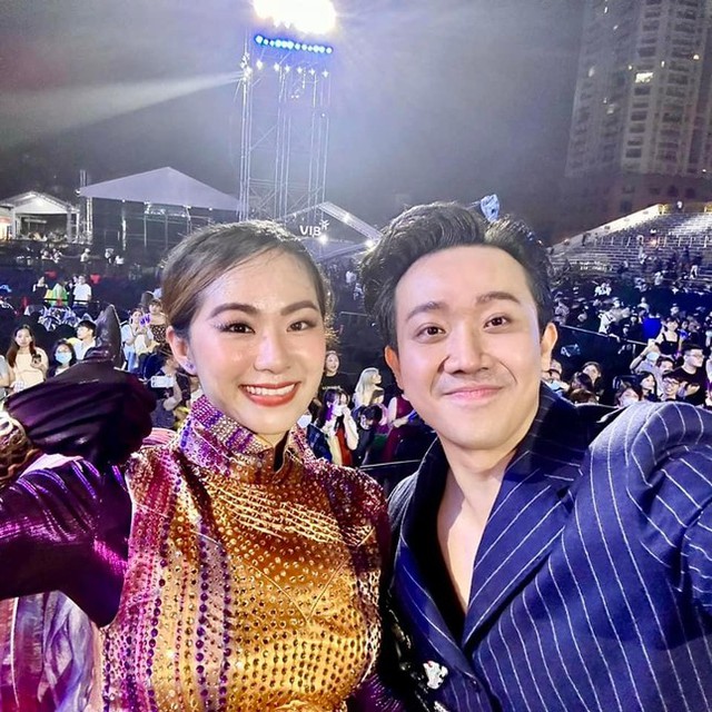 Trấn Thành vừa ăn vừa khóc ở hậu trường game show - Ảnh 1.