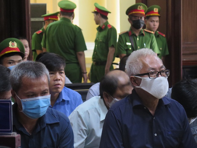  Đại án Ngân hàng Đông Á: Ông Trần Phương Bình lãnh án chung thân - Ảnh 1.